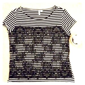 Black and white stripe top